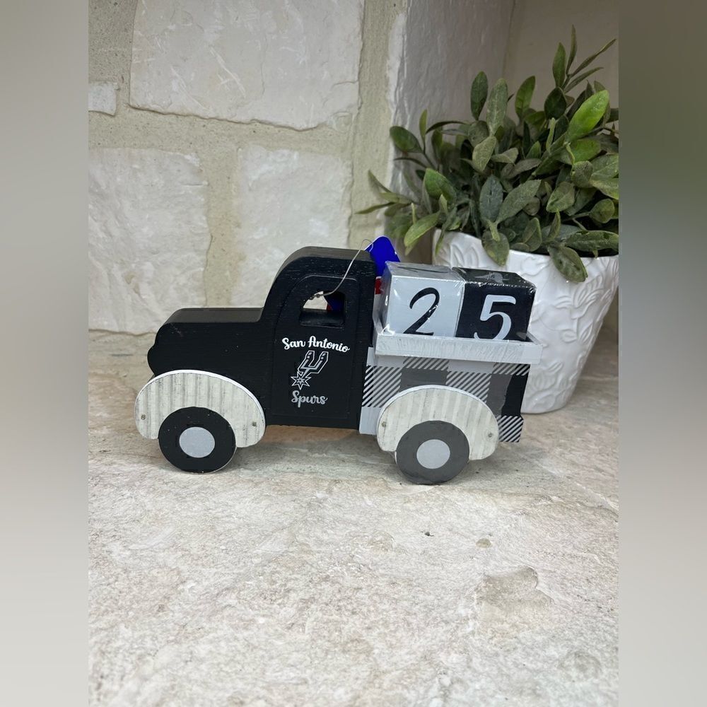 NBA San Antonio Spurs Wooden countdown truck New